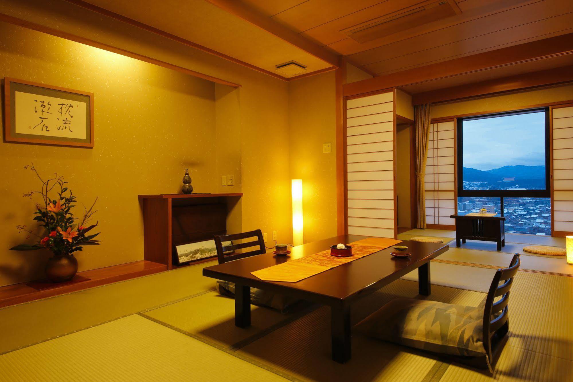 Takayama Kanko Hotel Екстериор снимка